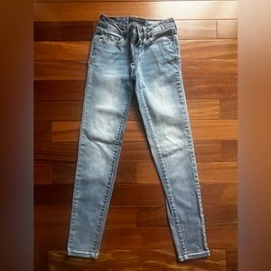 NWOT Women’s Aeropostale 000 Reg Light Wash Jeggings.